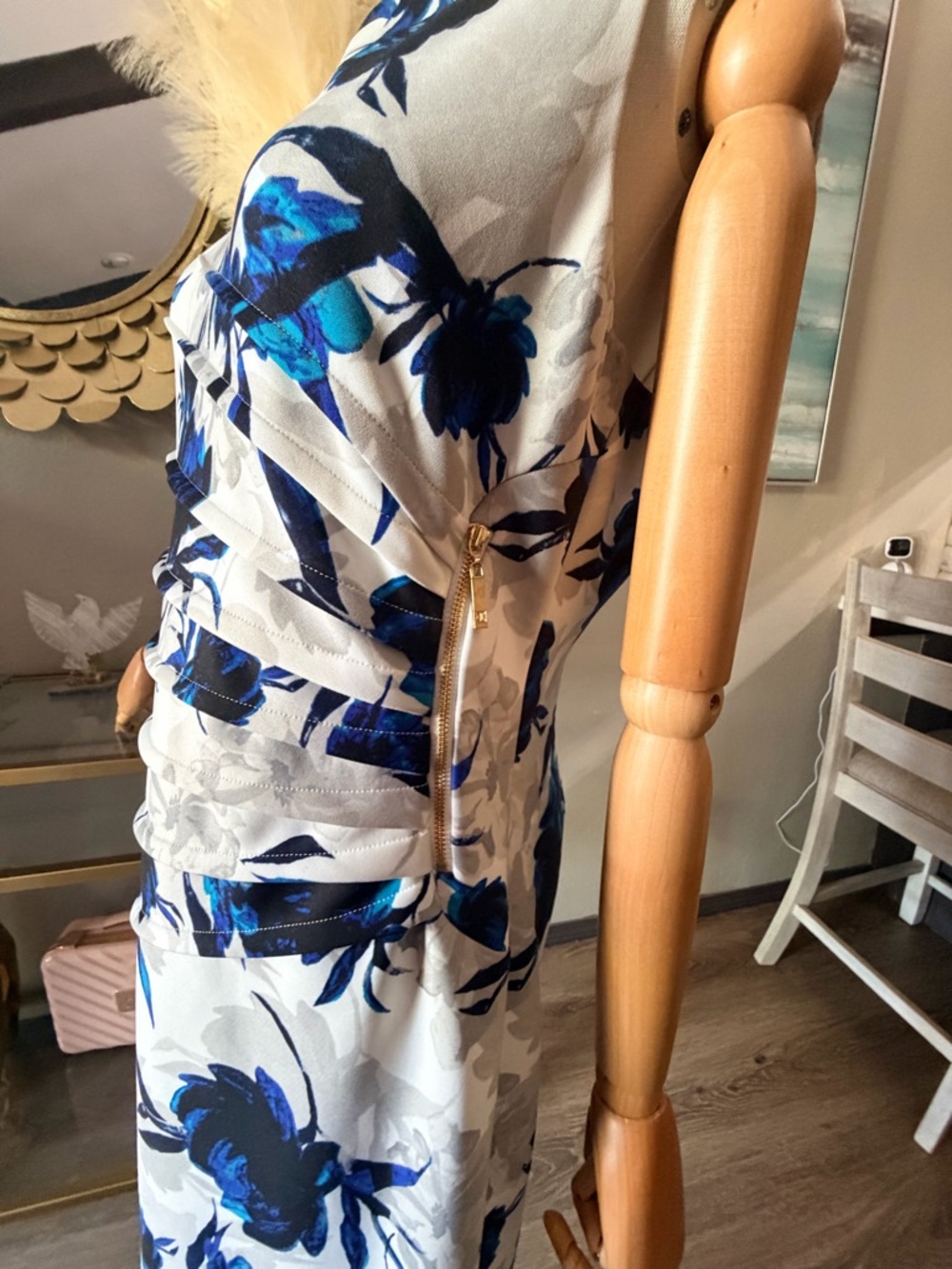 Ivanka Trump White Midi Dress with Blue Floral Pattern - Picture 8 of 11